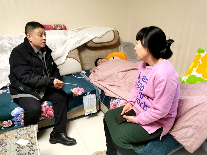 3  李杰  慰問(wèn)   傷殘王晶_副本.jpg