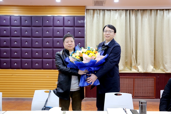 我公司召開退休領(lǐng)導(dǎo)歡送會(huì)