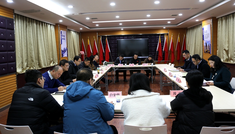 劉勐一行深入陜西地礦區(qū)研院有限公司開(kāi)展包聯(lián)督導(dǎo)并看望慰問(wèn)職工